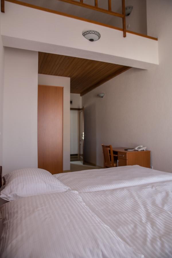 Hotel Knez Купрес Екстериор снимка