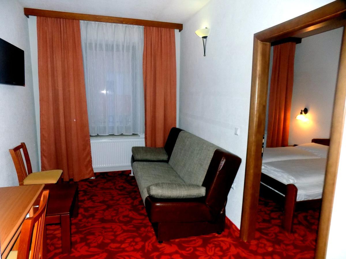 Hotel Knez Купрес Екстериор снимка