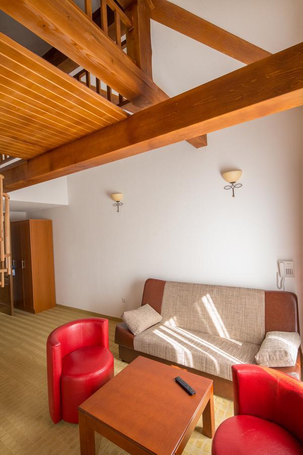 Hotel Knez Купрес Екстериор снимка