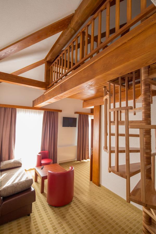 Hotel Knez Купрес Екстериор снимка