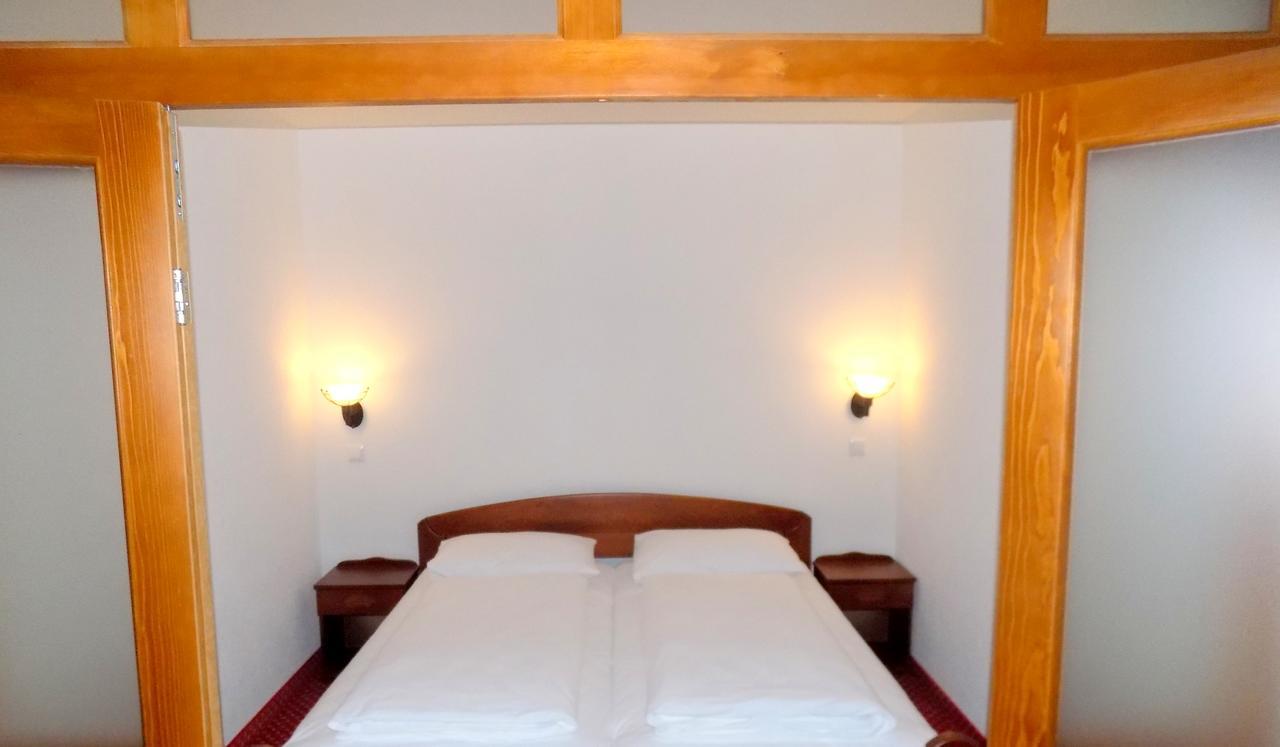Hotel Knez Купрес Екстериор снимка
